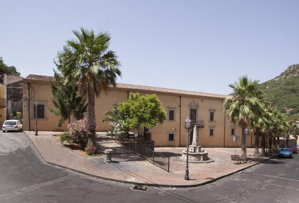 Hotel D'Orange D'Alcantara Francavilla di Sicilia Exterior photo